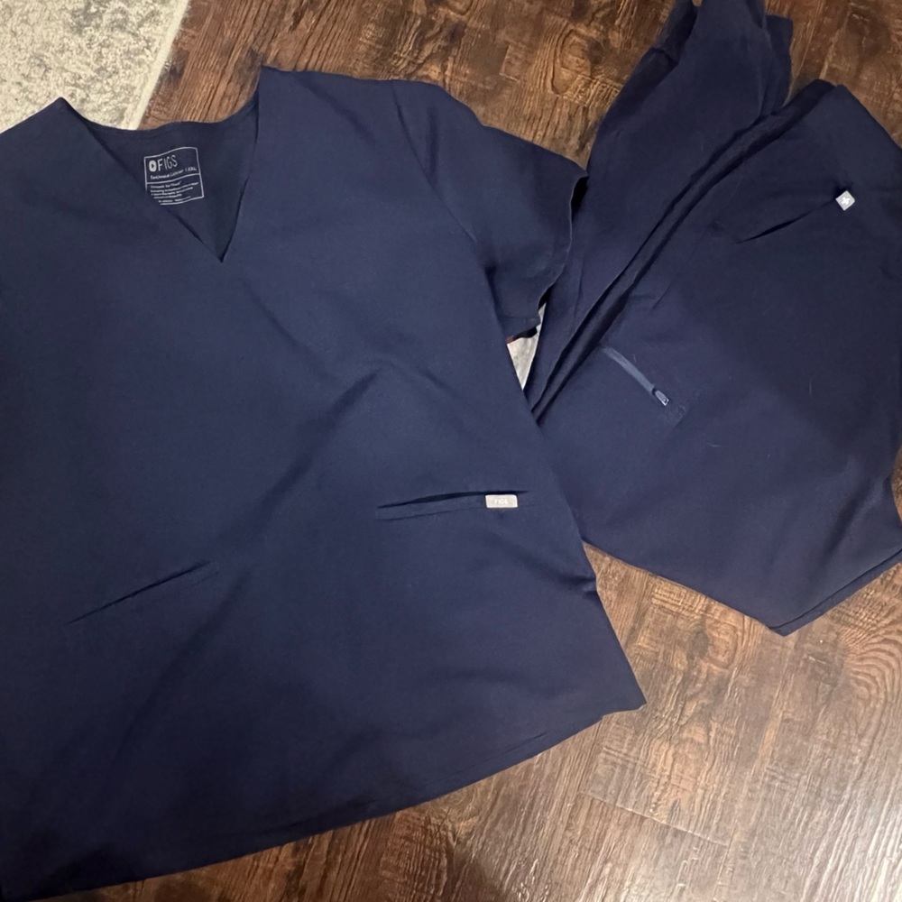 Figs Deep Blue V-Neck Scrub set